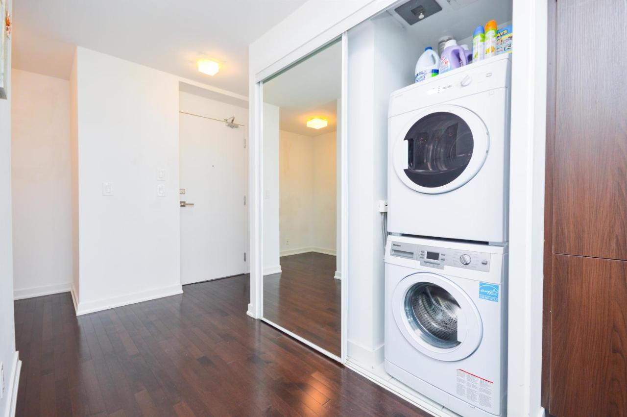 Downtown Toronto Condo Near Cn Tower, Mtcc, Rogers Center , Union Station Buitenkant foto