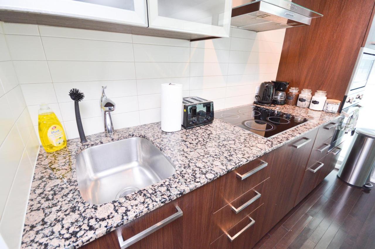 Downtown Toronto Condo Near Cn Tower, Mtcc, Rogers Center , Union Station Buitenkant foto