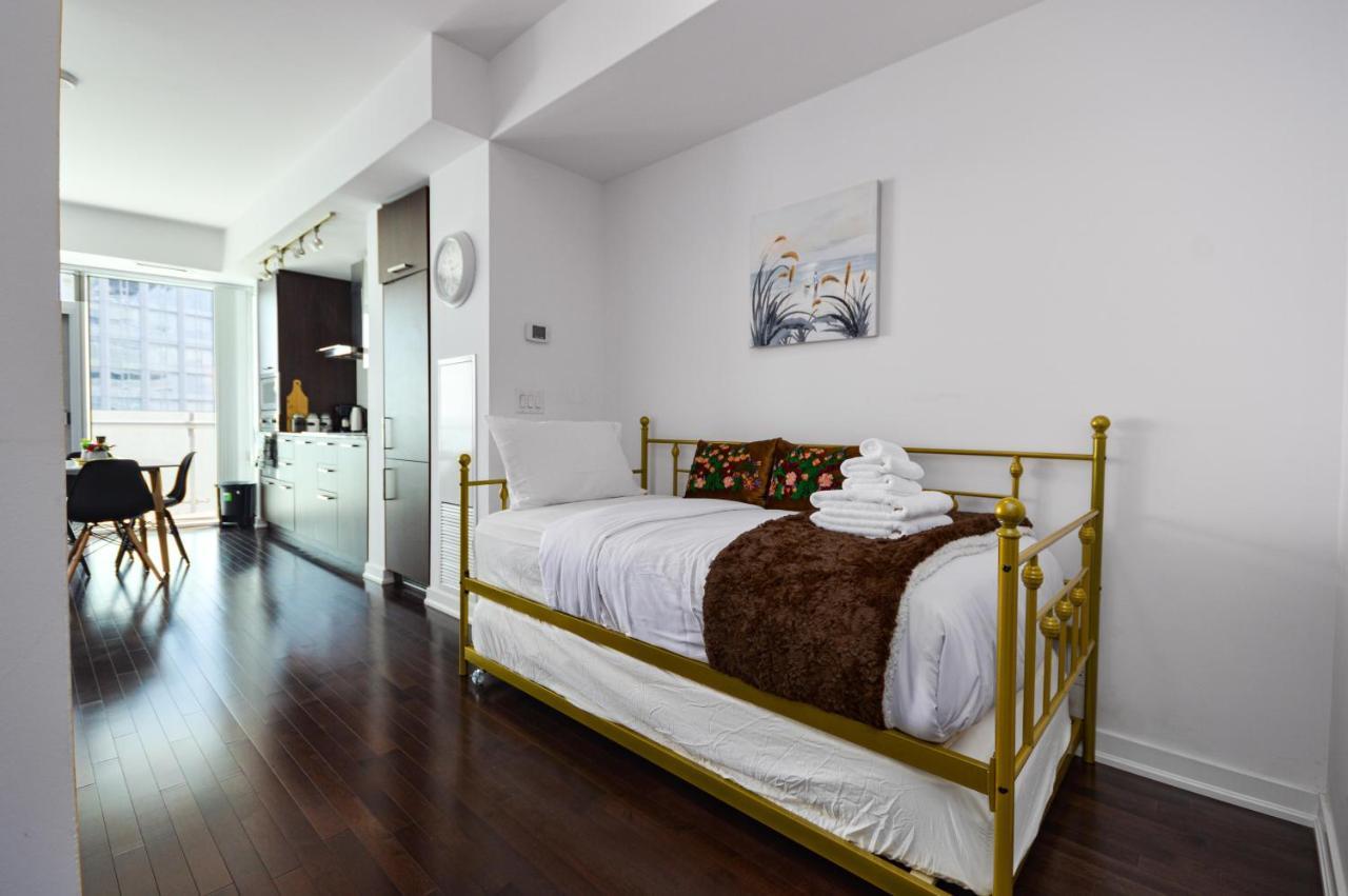 Downtown Toronto Condo Near Cn Tower, Mtcc, Rogers Center , Union Station Buitenkant foto